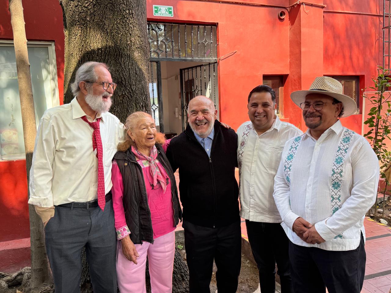 En reunión con José Luis Gutiérrez Neri y Pedro Moctezuma Barragán - Foto 1