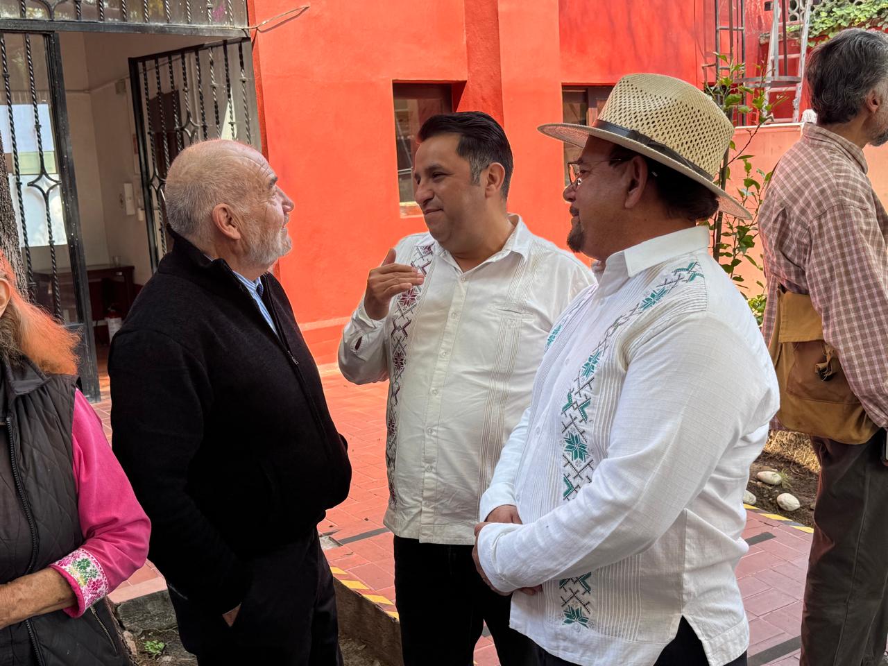 En reunión con José Luis Gutiérrez Neri y Pedro Moctezuma Barragán - Foto 3